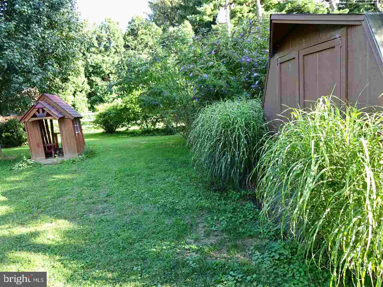350 Edgehill Road York, PA 17403 - Photo 33 of 36
