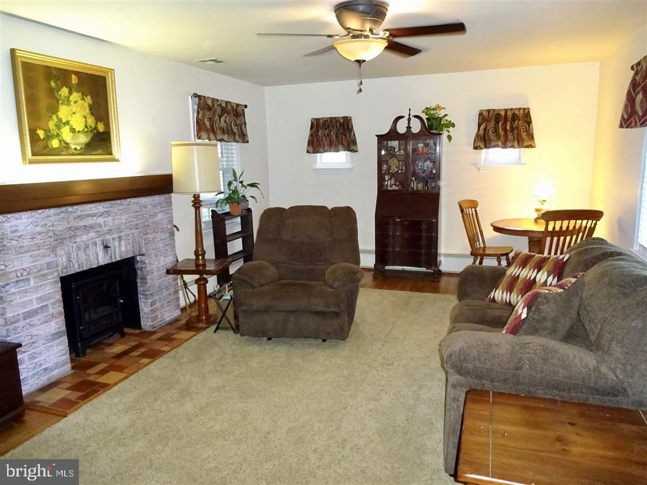 350 Edgehill Road York, PA 17403 - Photo 9 of 36
