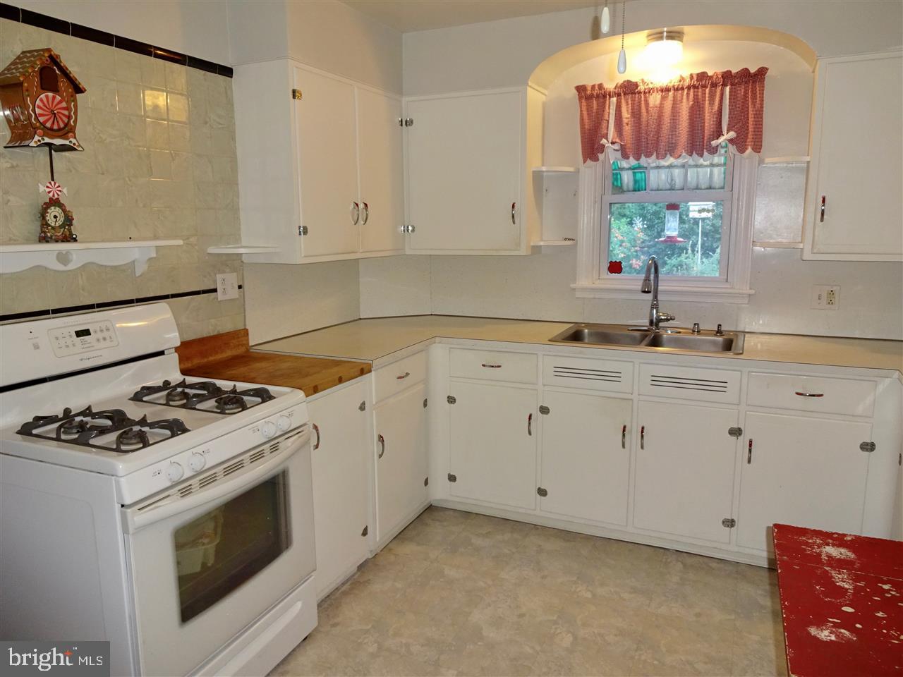 350 Edgehill Road York, PA 17403 - Photo 10 of 36