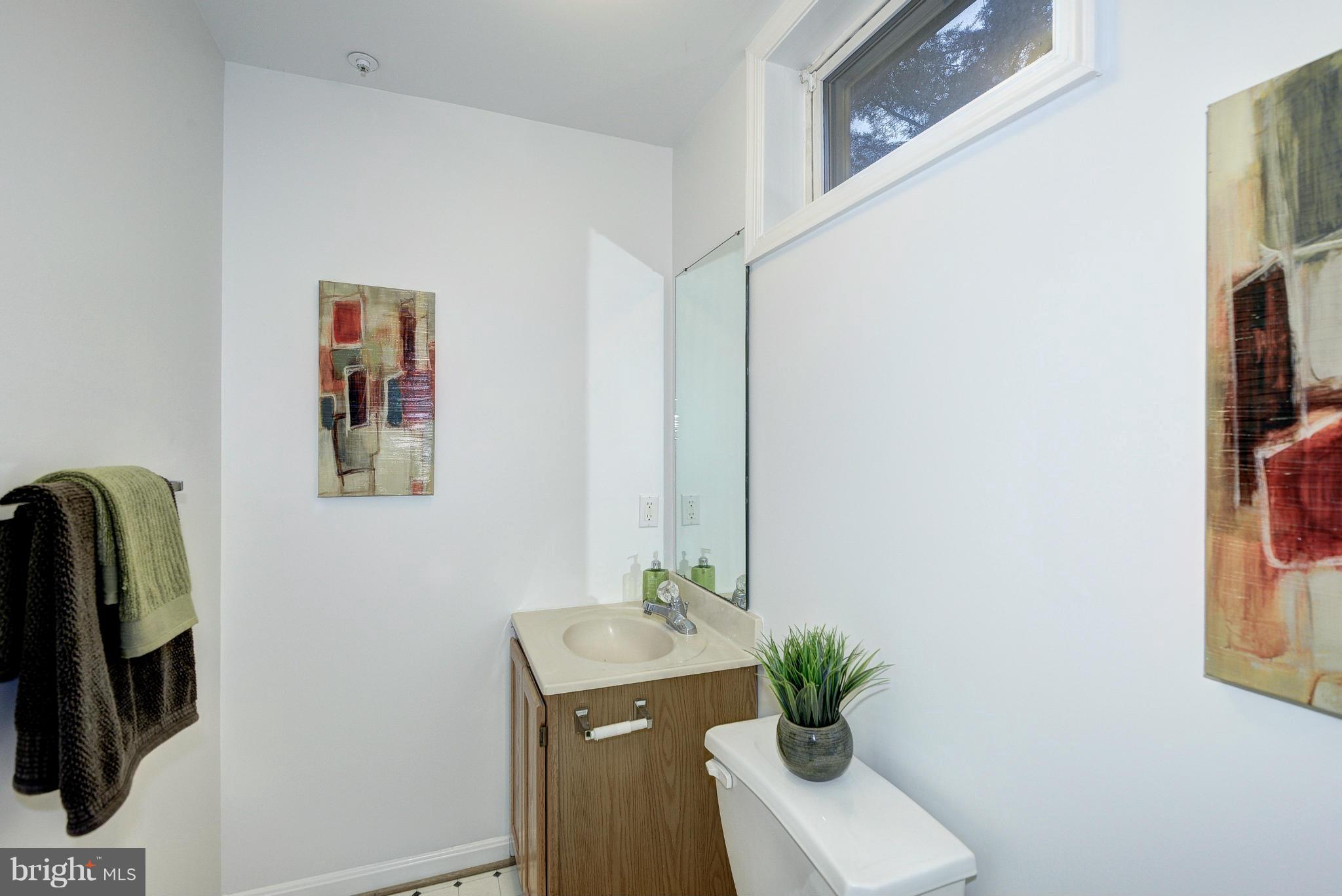 2703 Cheverly Avenue Cheverly, MD 20785 - Photo 21 of 30 Bath