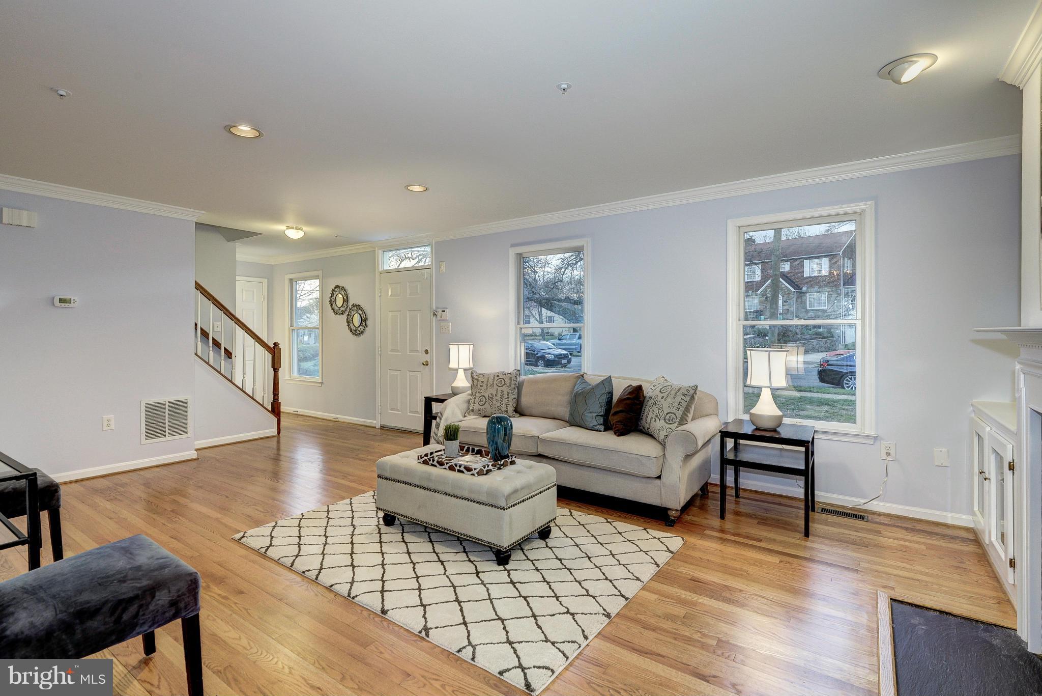2703 Cheverly Avenue Cheverly, MD 20785 - Photo 5 of 30 Living Room