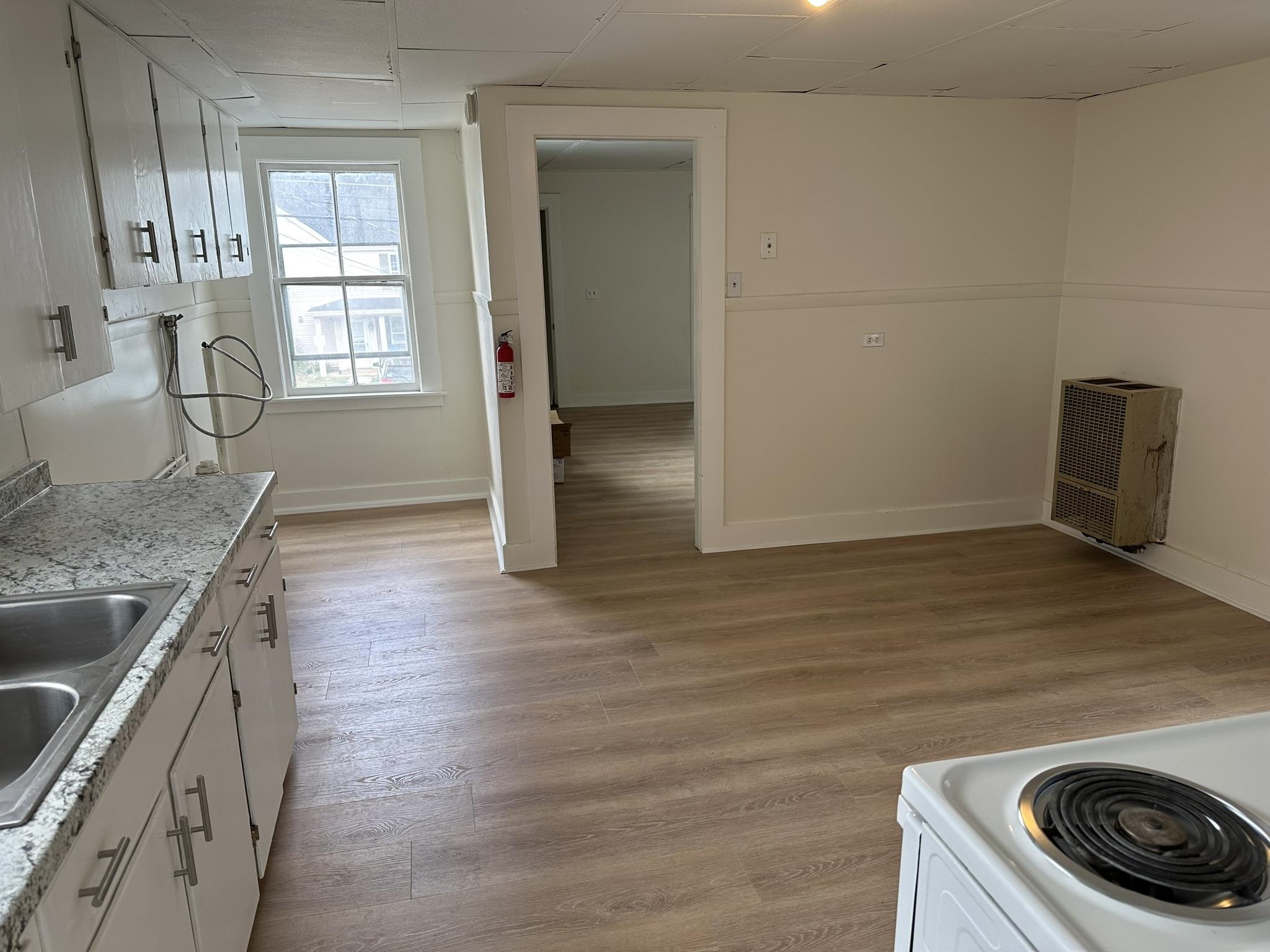 28 Chestnut Street, Unit UPSTAIRS Rochester, NH 03867 - Photo 8 of 18
