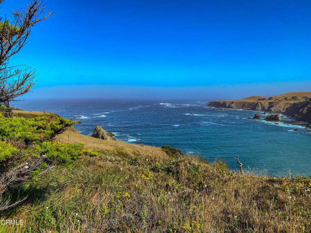 34100 Pacific Reefs Road Albion, CA 95410 - Photo 10 of 20 a view of an ocean from a building