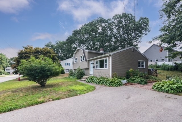 131 Cross Street Westerly, RI 02891 - Photo 1 of 34 Gallery Image 1