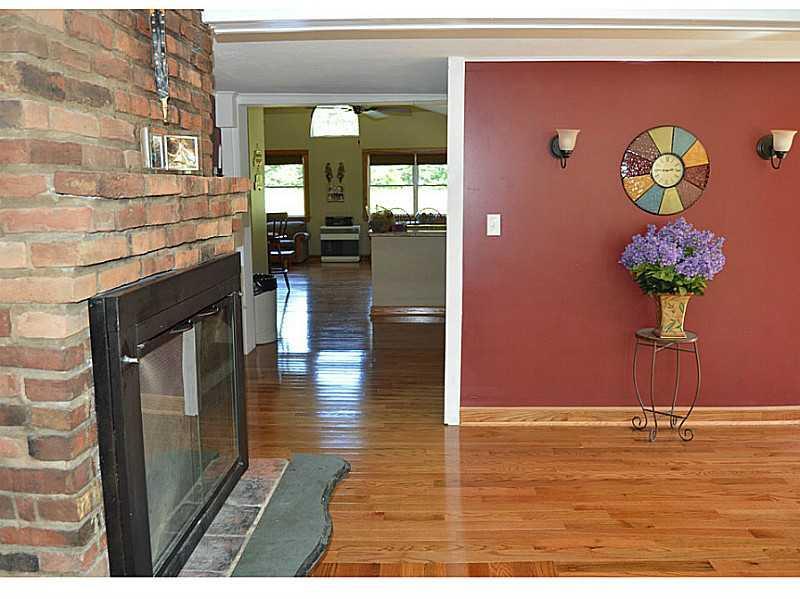 197 Lawrence Road Pownal, ME 04069 - Photo 5 of 34 Living Room.