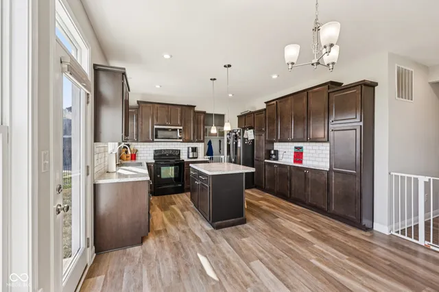 $450,000 | 2449 Lingerman Way, Avon, IN 46123