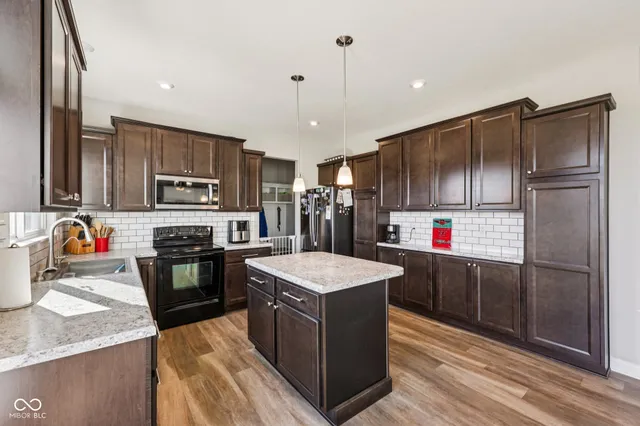 $450,000 | 2449 Lingerman Way, Avon, IN 46123