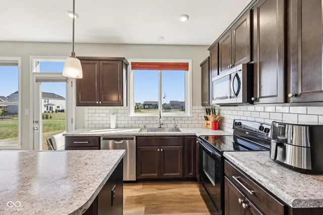 $450,000 | 2449 Lingerman Way, Avon, IN 46123