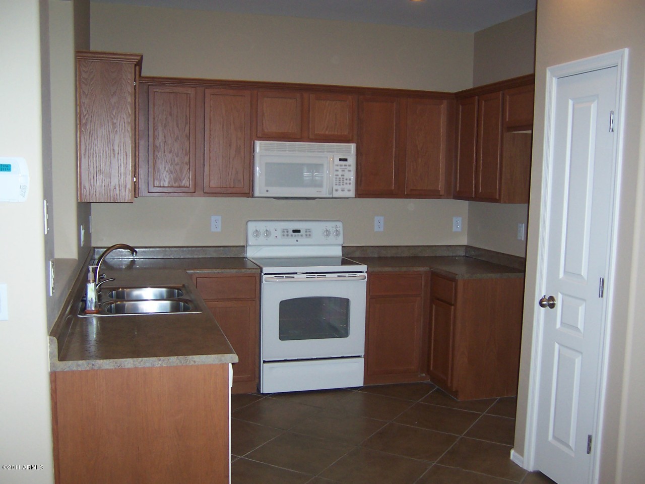 3947 South Rim Road Gilbert, AZ 85297 - Photo 3 of 8 Kitchen