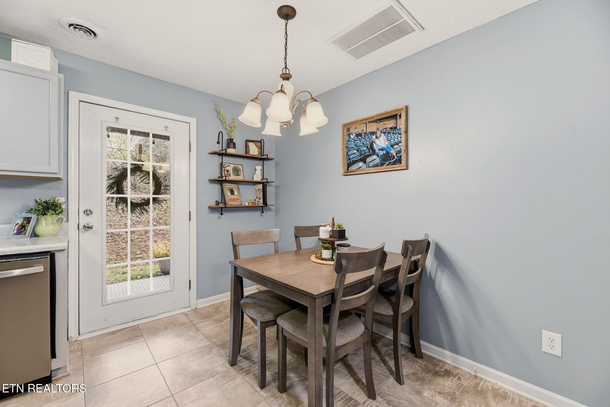 1621 Maple View Way, Unit 30E Knoxville, TN 37918 - Photo 8 of 21 8-web-or-mls-MoplVw1621 (5)