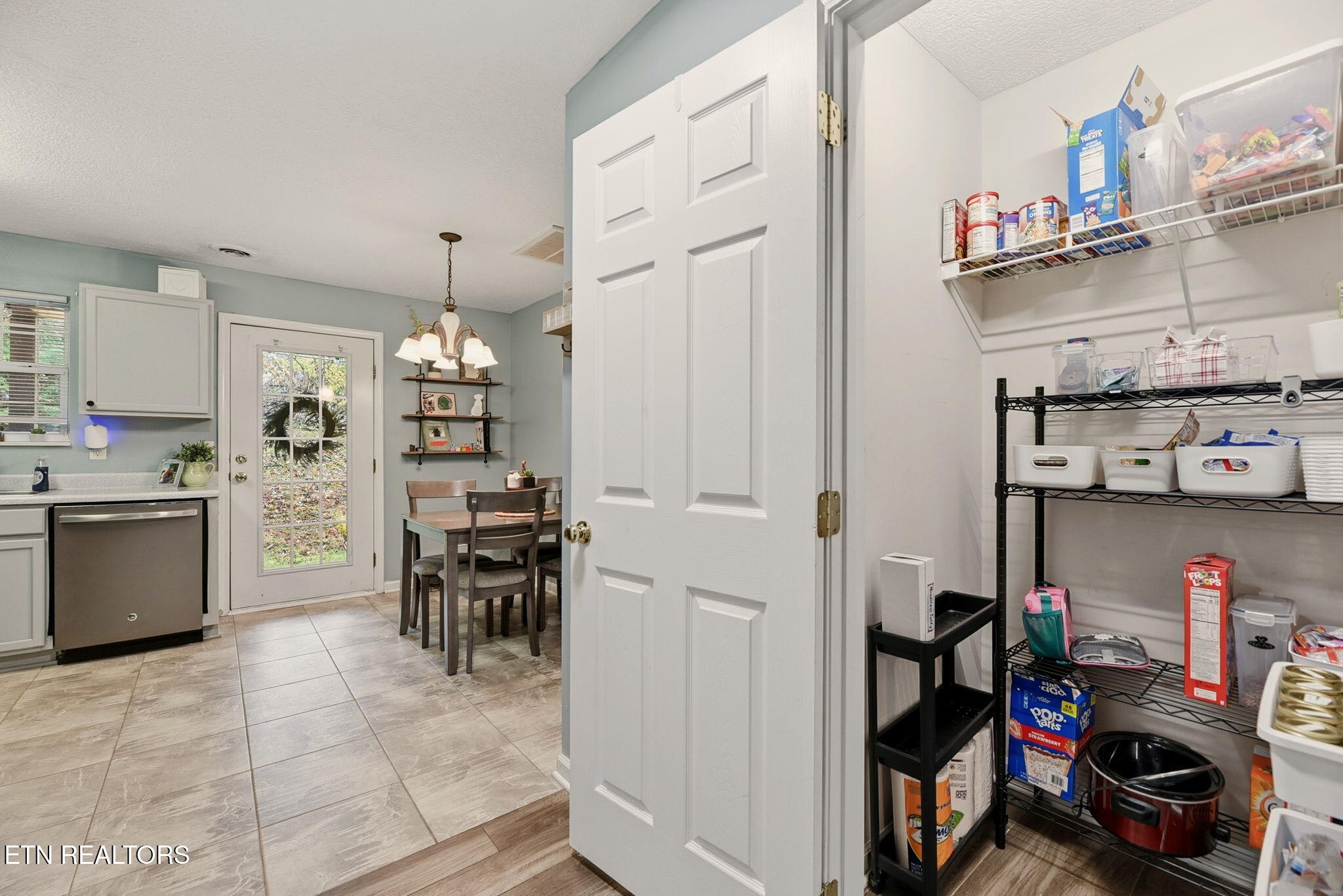 1621 Maple View Way, Unit 30E Knoxville, TN 37918 - Photo 9 of 21 13-web-or-mls-MoplVw1621 (23)