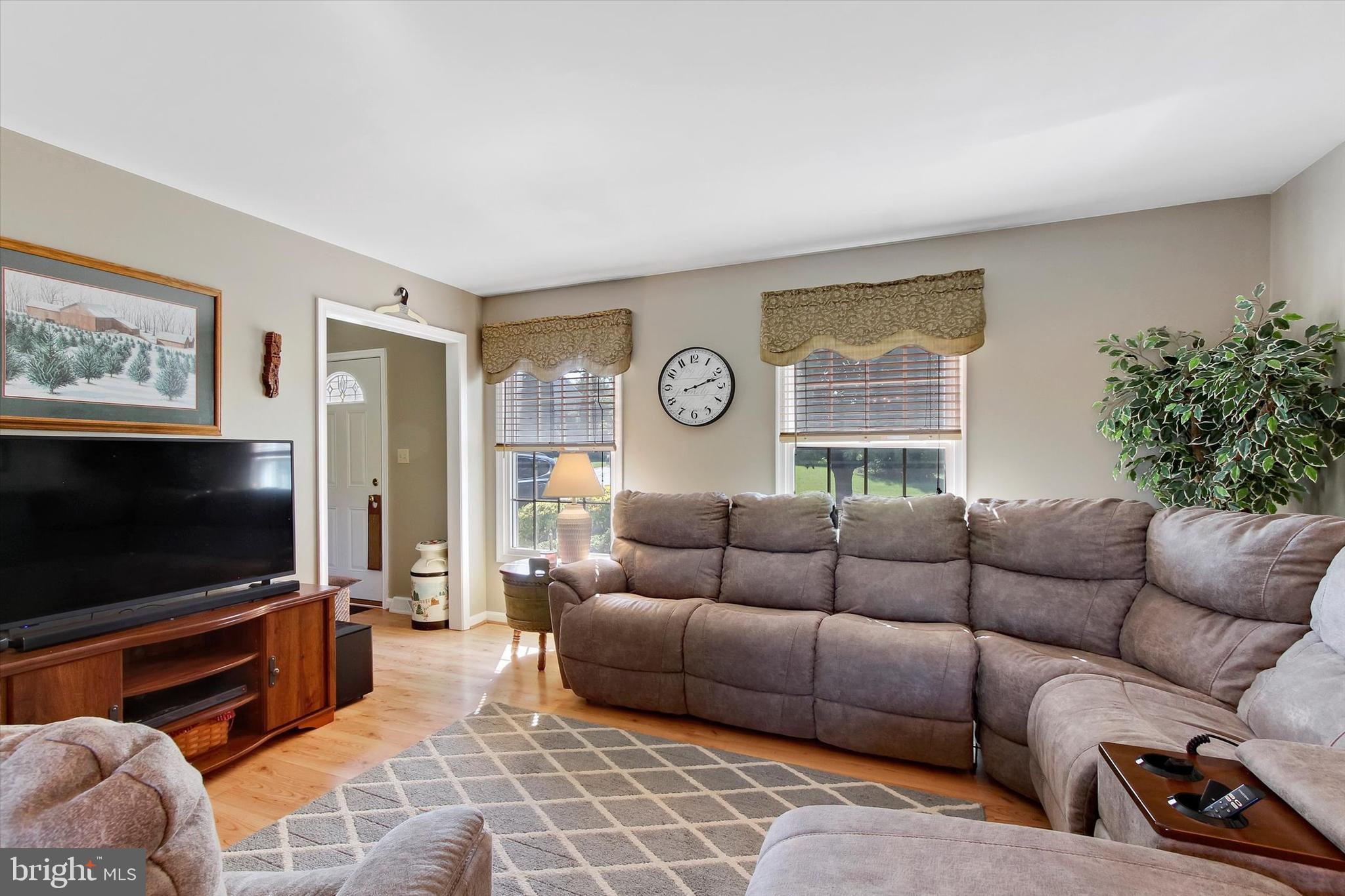 315 Kendale Road Red Lion, PA 17356 - Photo 4 of 28 Living Room
