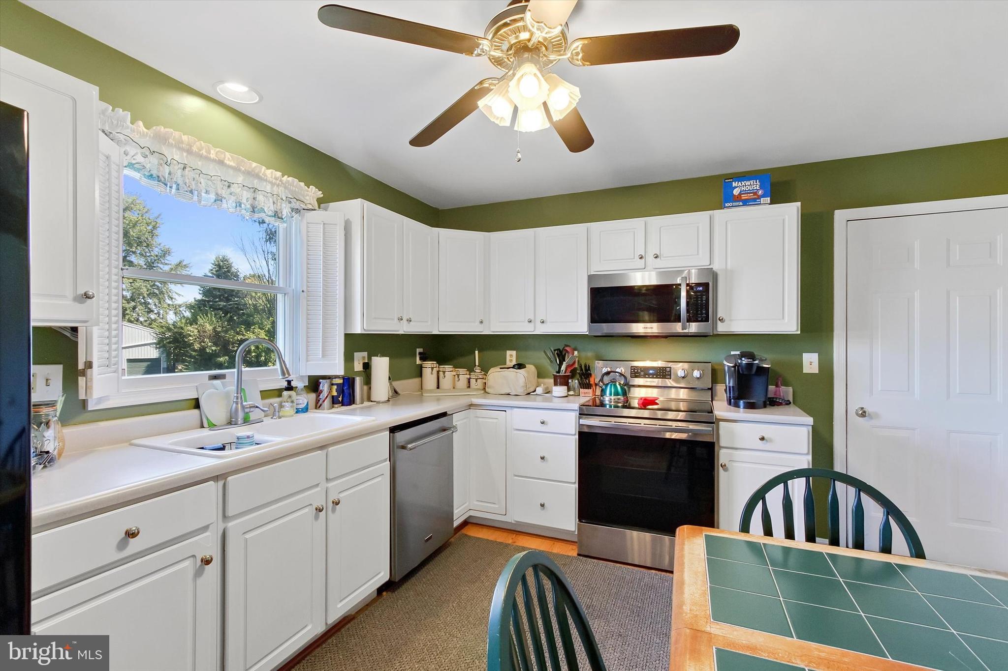 315 Kendale Road Red Lion, PA 17356 - Photo 8 of 28 Kitchen