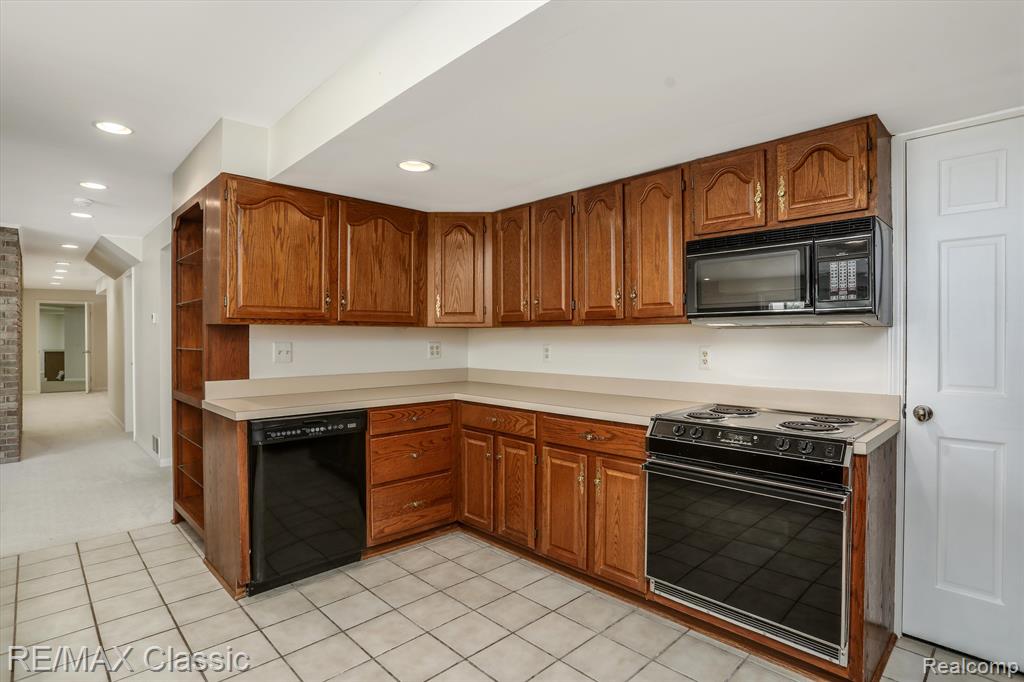 46011 West 9 Mile Road Novi, MI 48374 - Photo 76 of 99