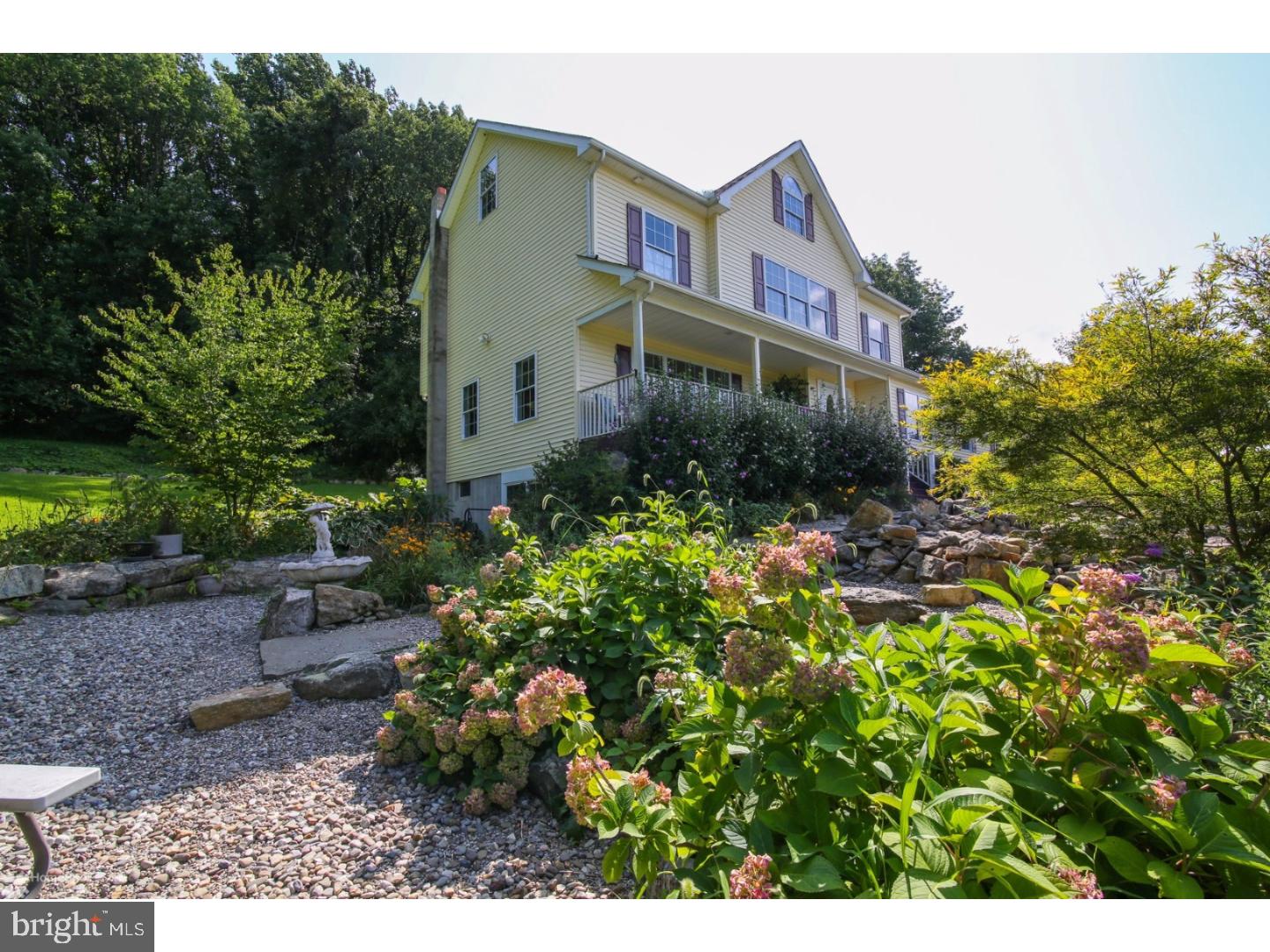 1329 Island Park Road Easton, PA 18042 - Photo 2 of 25 Gallery Image 2