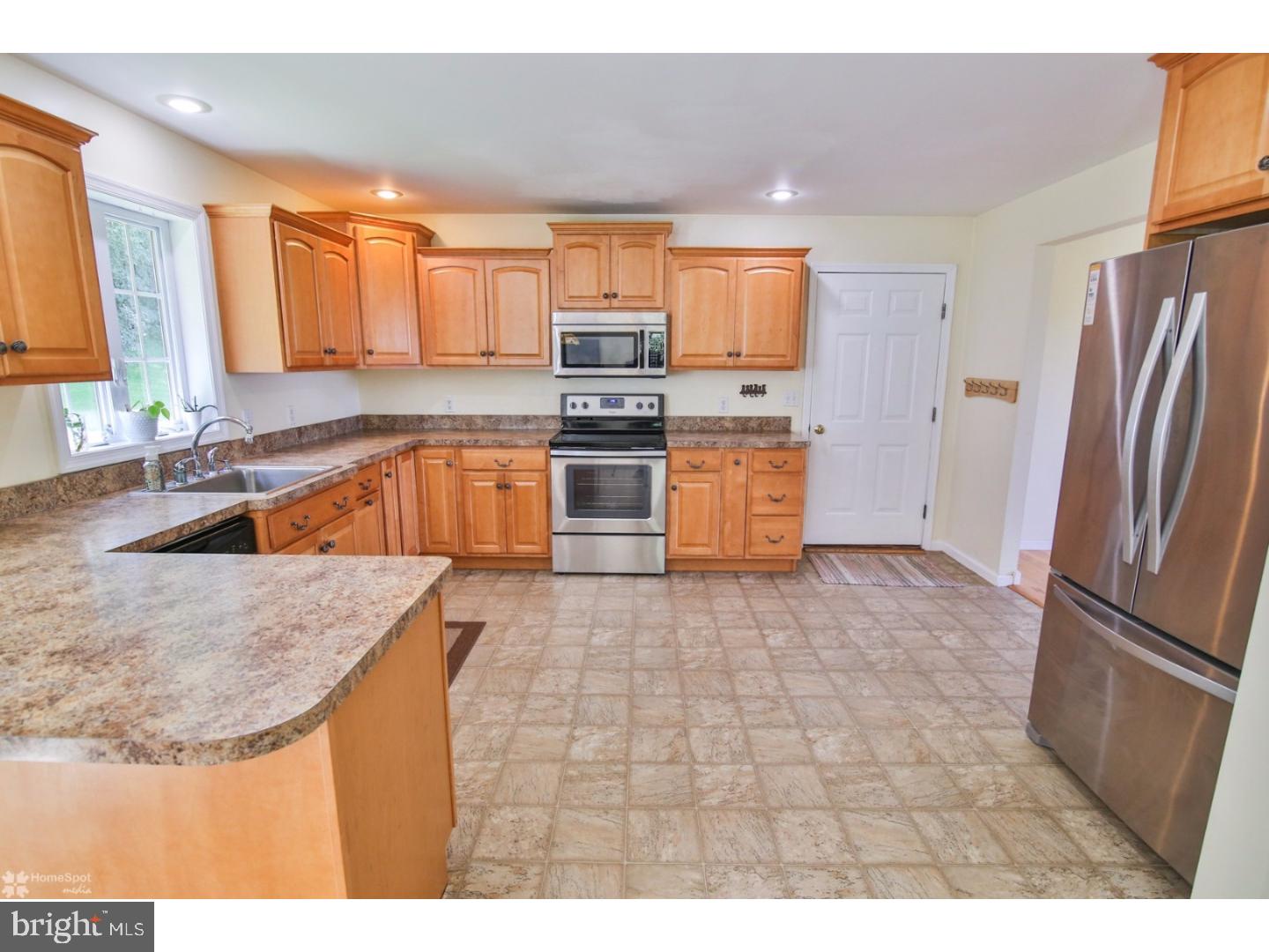 1329 Island Park Road Easton, PA 18042 - Photo 6 of 25 Gallery Image 6