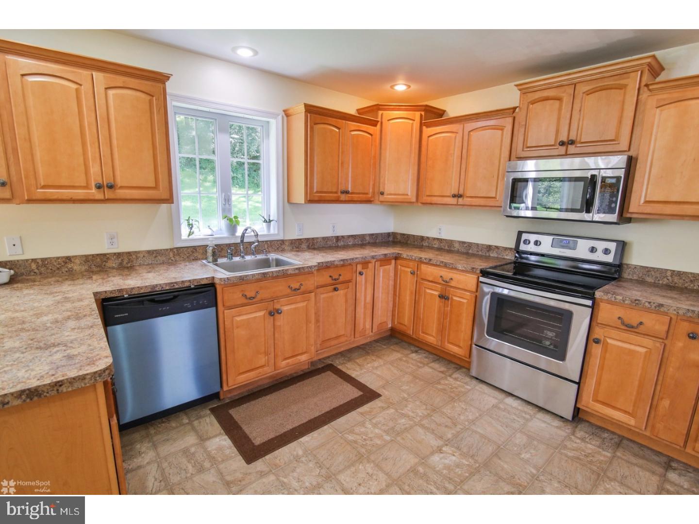 1329 Island Park Road Easton, PA 18042 - Photo 7 of 25 Gallery Image 7