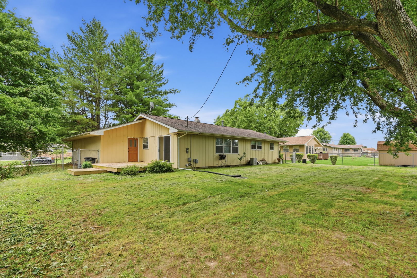 109 North 3rd Street Colona, IL 61241 - Photo 2 of 25