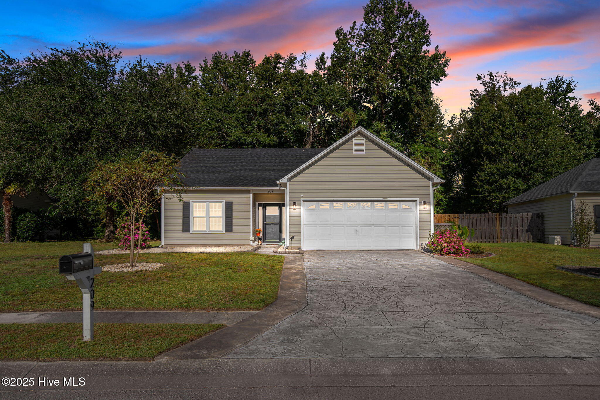 209 Olde Well Loop Road Wilmington, NC 28411 - Photo 2 of 44 Front