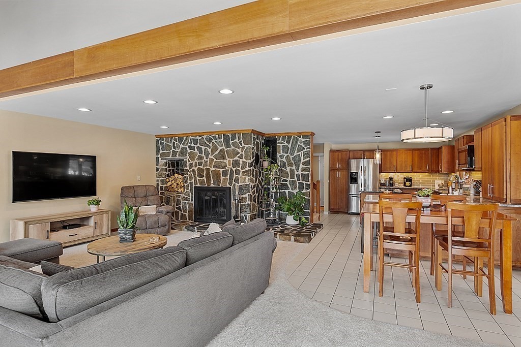 191 Hay Meadow Road North Andover, MA 01845 - Photo 4 of 42 Gallery Image 4