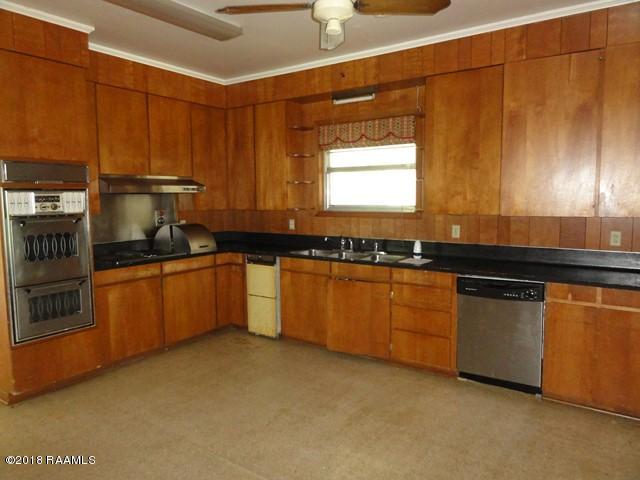 530 Rice Lane Opelousas, LA 70570 - Photo 7 of 19 KITCHEN