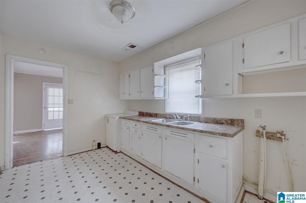 620 26th Street Southwest Birmingham, AL 35211 - Photo 10 of 17