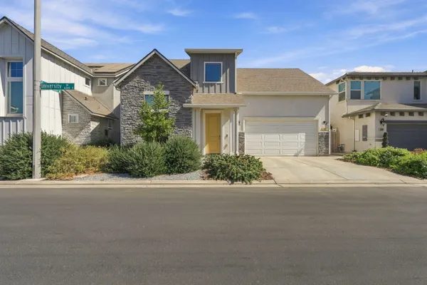 $439,000 | 4432 South University Street, Visalia, CA 93277