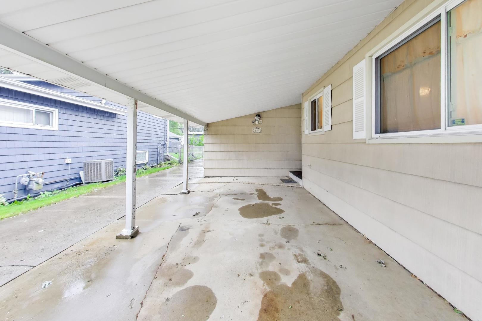920 Pleasant Avenue Addison, IL 60101 - Photo 4 of 32