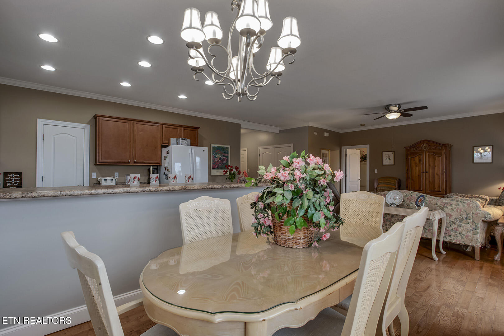 114 Millstone Circle Clinton, TN 37716 - Photo 16 of 36 17_MillstoneCircle_114_Dining03