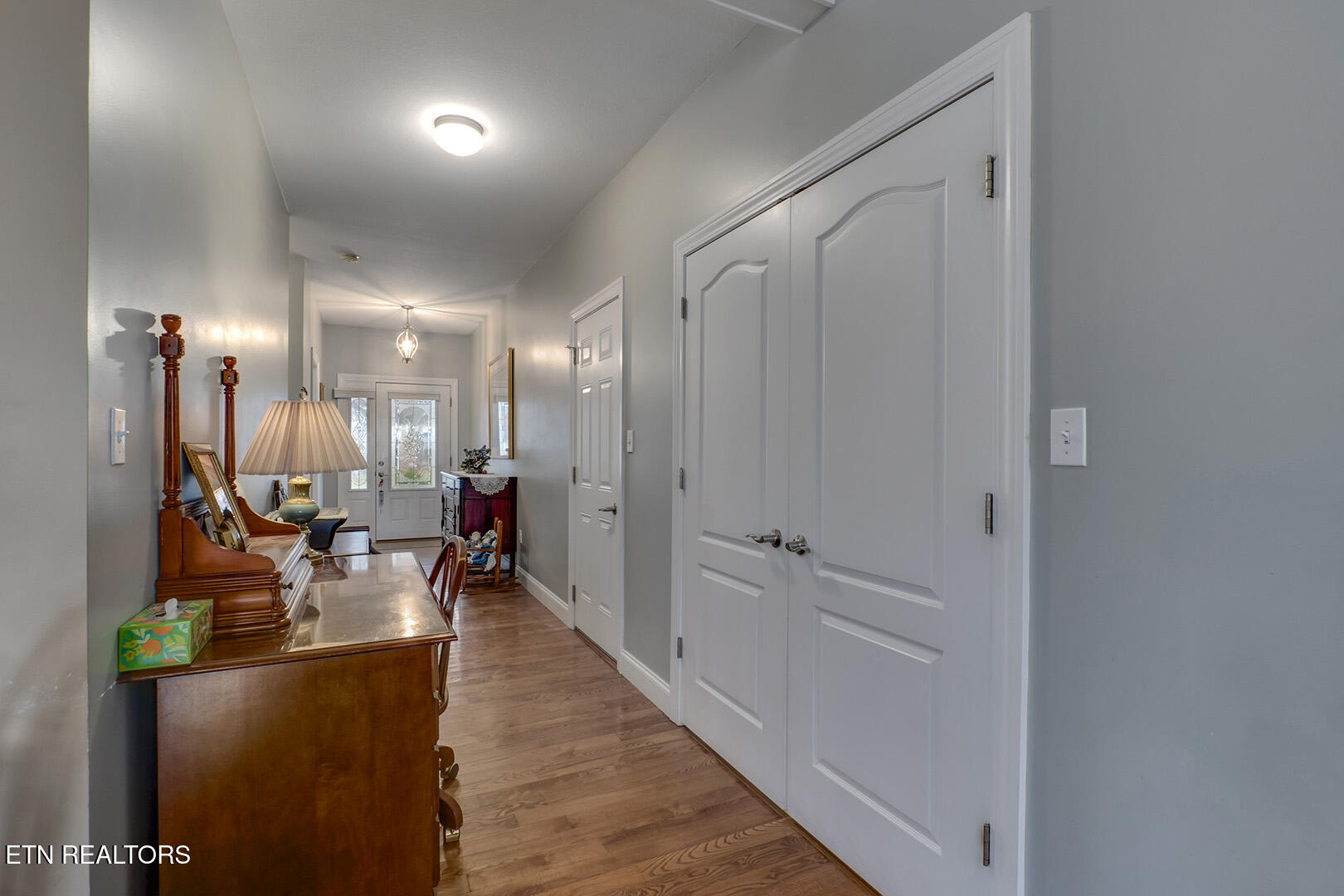 114 Millstone Circle Clinton, TN 37716 - Photo 18 of 36 23_MillstoneCircle_114_EntryHall01-Laund