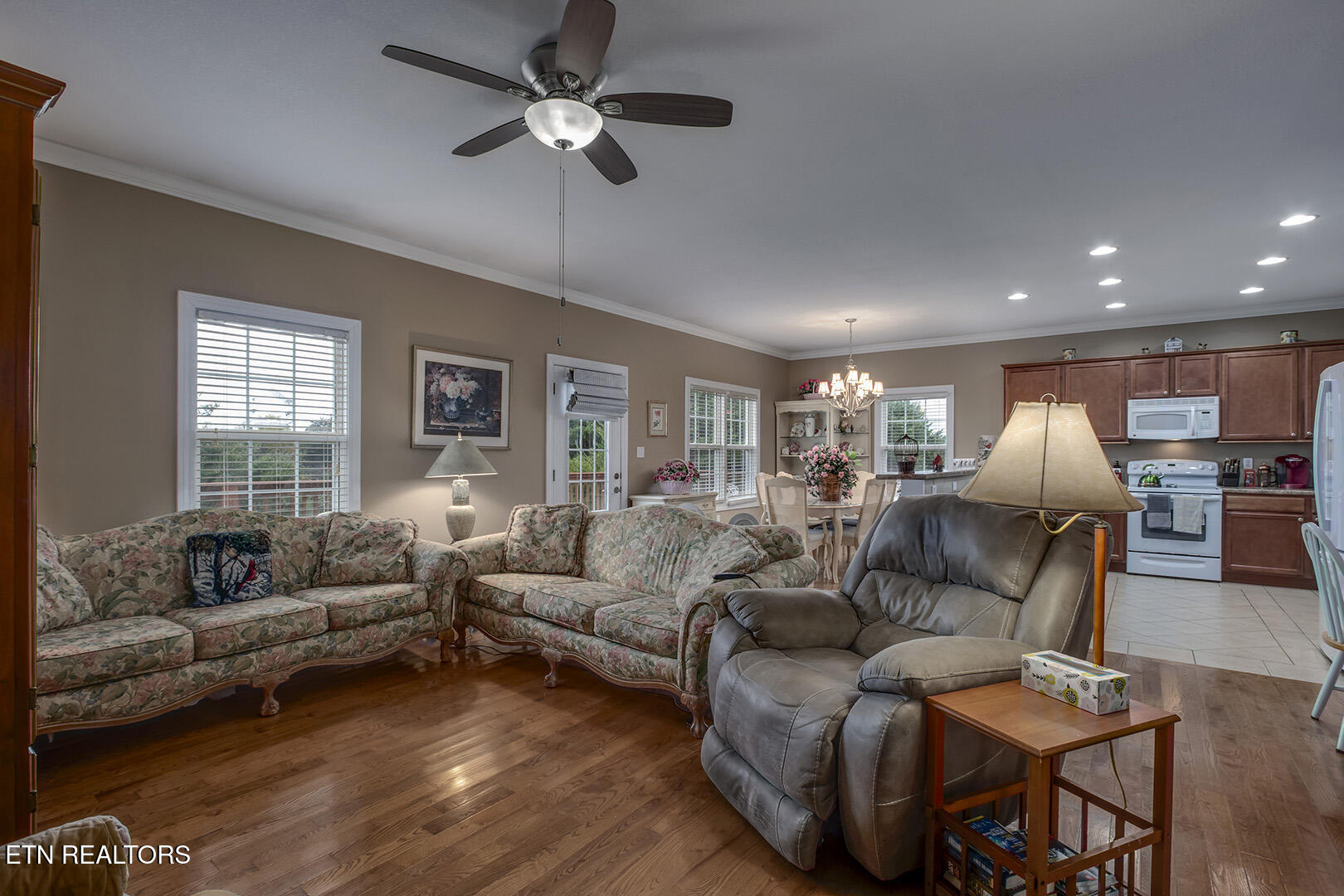 114 Millstone Circle Clinton, TN 37716 - Photo 9 of 36 09_MillstoneCircle_114_Living04