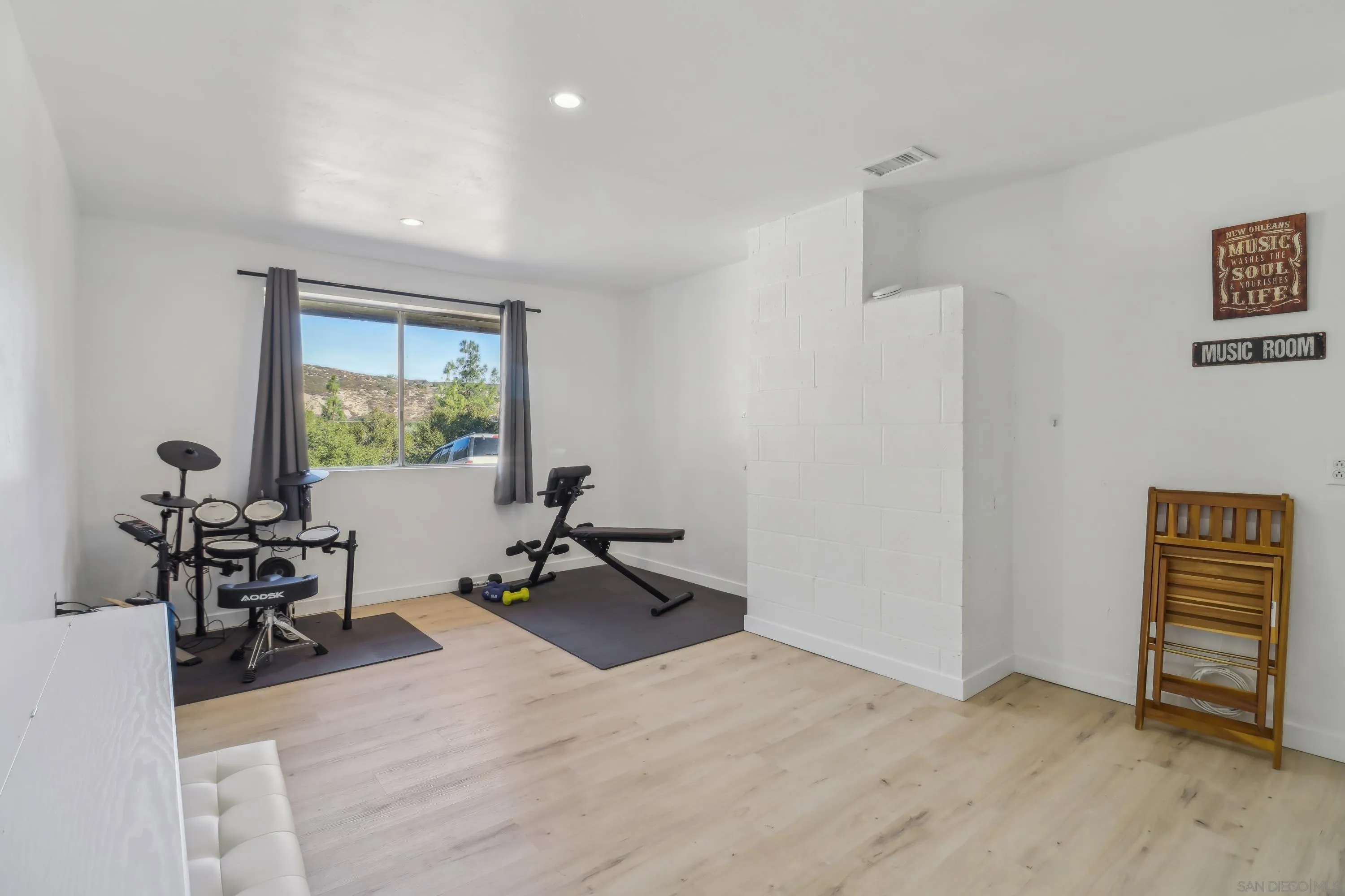 14563 Woods Valley Road Valley Center, CA 92082 - Photo 19 of 40 Gallery Image 19
