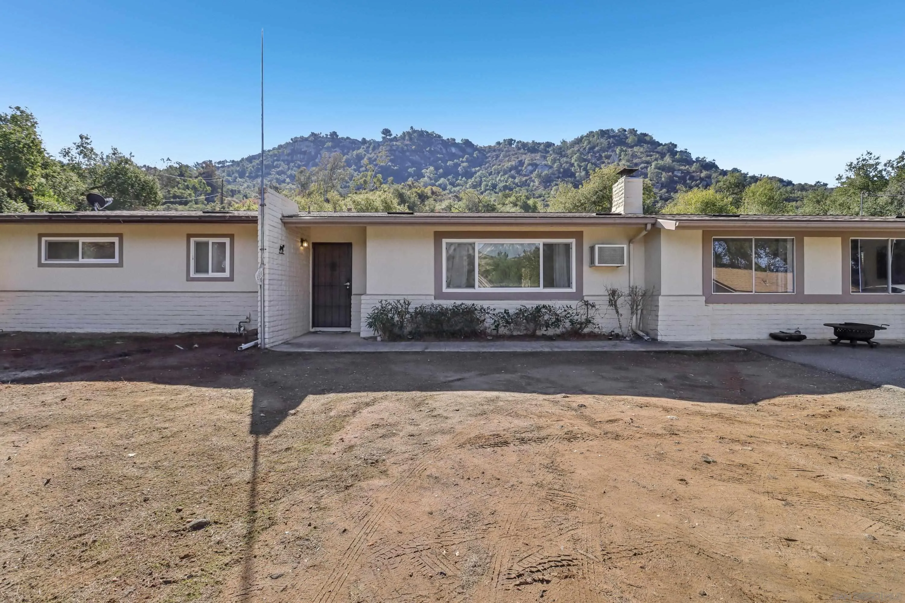 14563 Woods Valley Road Valley Center, CA 92082 - Photo 3 of 40 Gallery Image 3