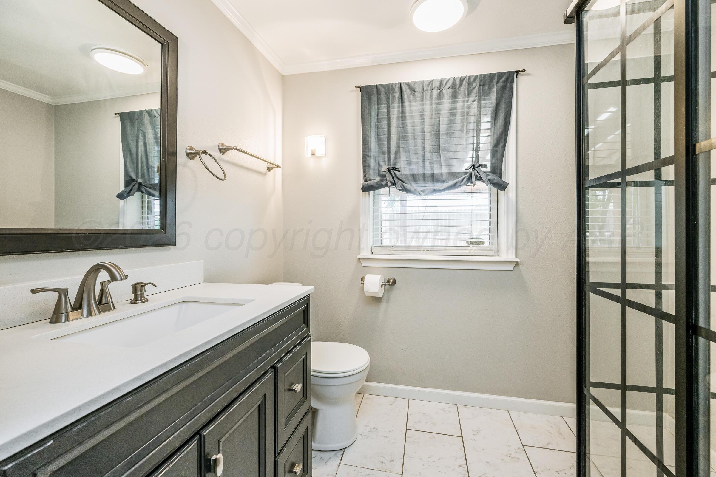 3314 Kingston Road Amarillo, TX 79106 - Photo 18 of 25 Bathroom 1