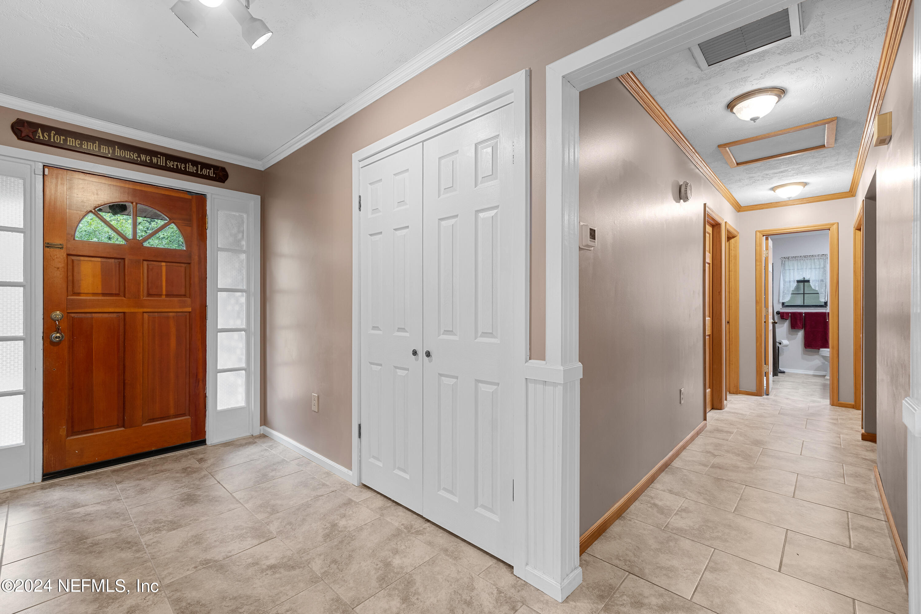 115 Wilkinson Road Palatka, FL 32177 - Photo 8 of 67 Entryway / Foyer