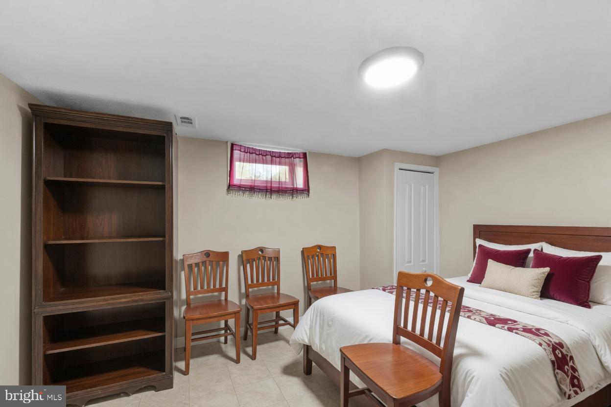 5712 Johnnycake Road Baltimore, MD 21207 - Photo 23 of 34