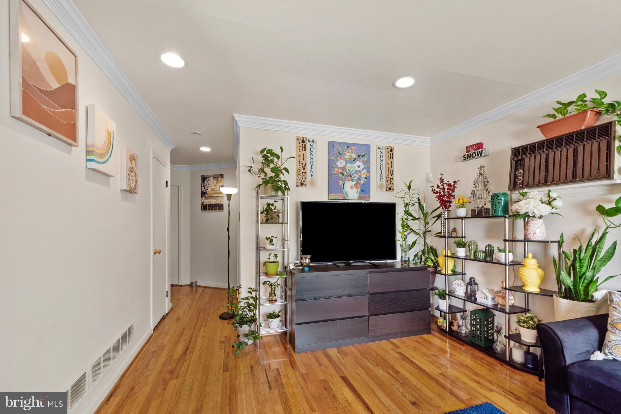 5712 Johnnycake Road Baltimore, MD 21207 - Photo 5 of 34