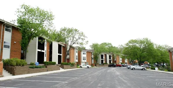 $99,000 | 1969 Green Glen Drive, Unit 301, St. Louis, MO 63122
