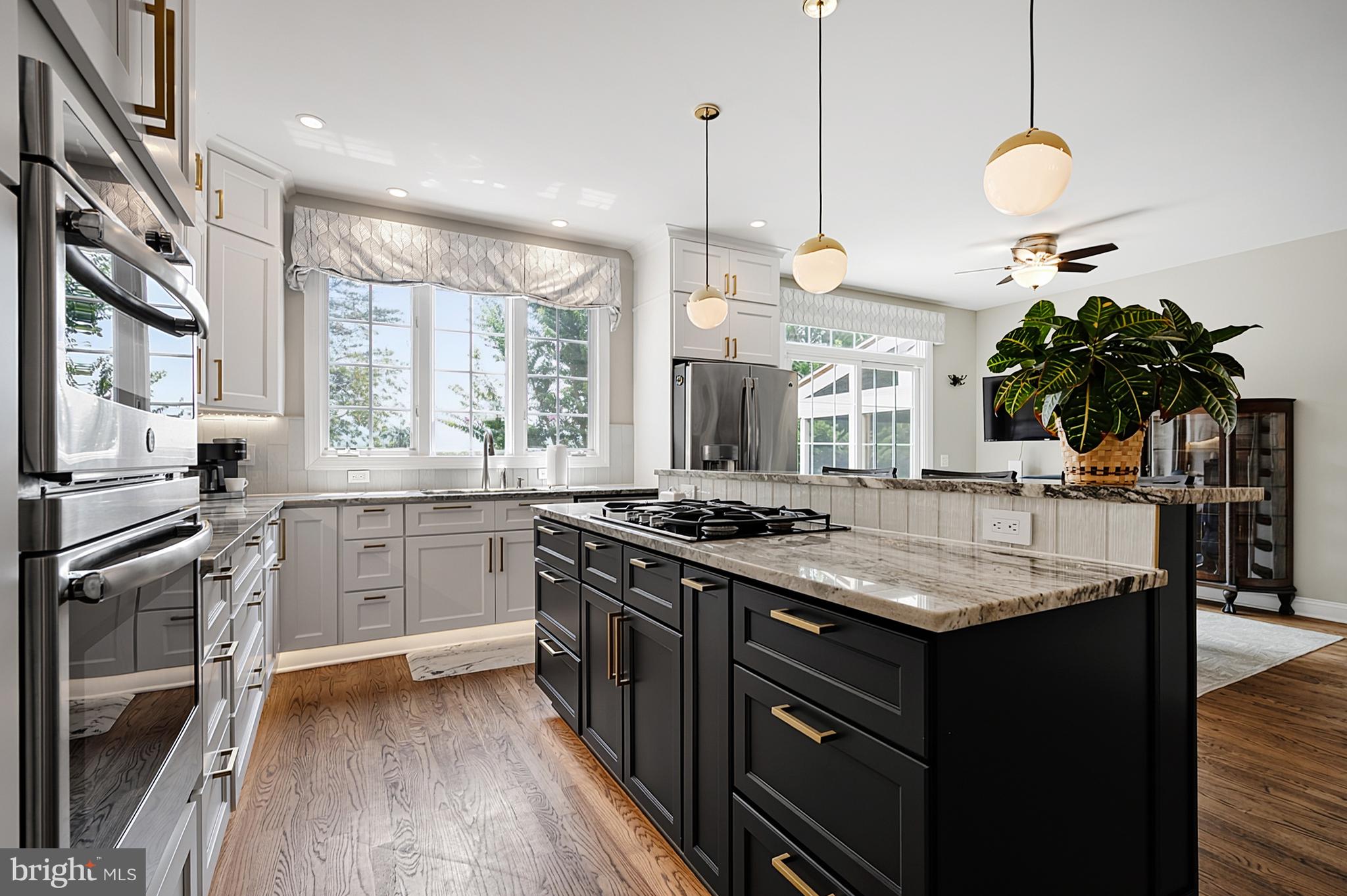 5424 Edsall Ridge Place Alexandria, VA 22312 - Photo 8 of 48 Large kitchen island with seating