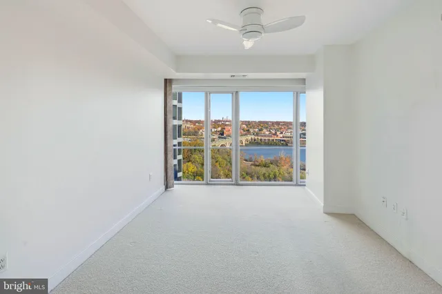 an empty room with a empty space