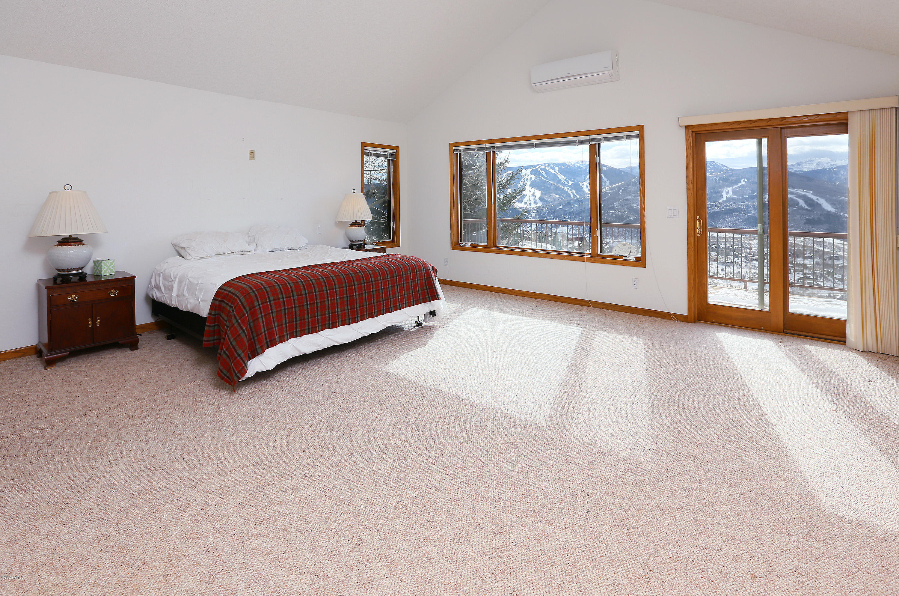 5755 Wildridge Road East Avon, CO 81620 - Photo 8 of 17 5755_wildridge_living_4