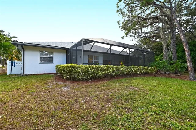 $3,000 | 3866 Surrey Court, Sarasota, FL 34235