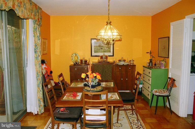 100 Cross Keys Road, Unit R100A Baltimore, MD 21210 - Photo 3 of 10 Dining Room