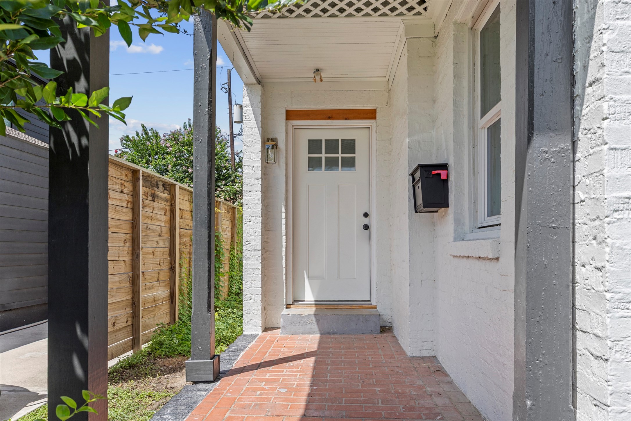 2913 Wheeler Avenue Houston, TX 77004 - Photo 2 of 26