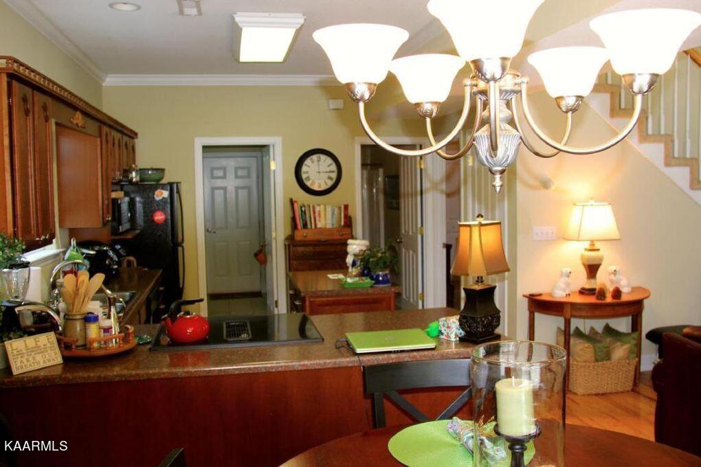 135 Manhattan Avenue Oak Ridge, TN 37830 - Photo 4 of 18 135 dining kitchen 2
