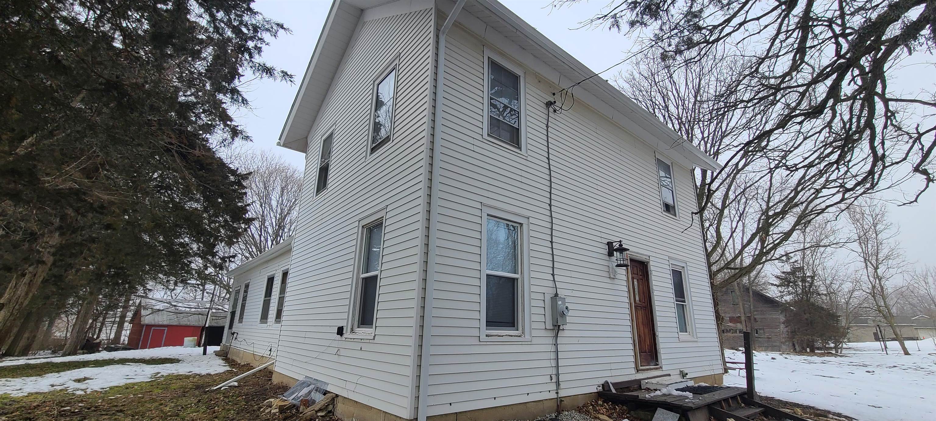 894 Bend Road Dixon, IL 61021 - Photo 1 of 23 a view of a house with a yard