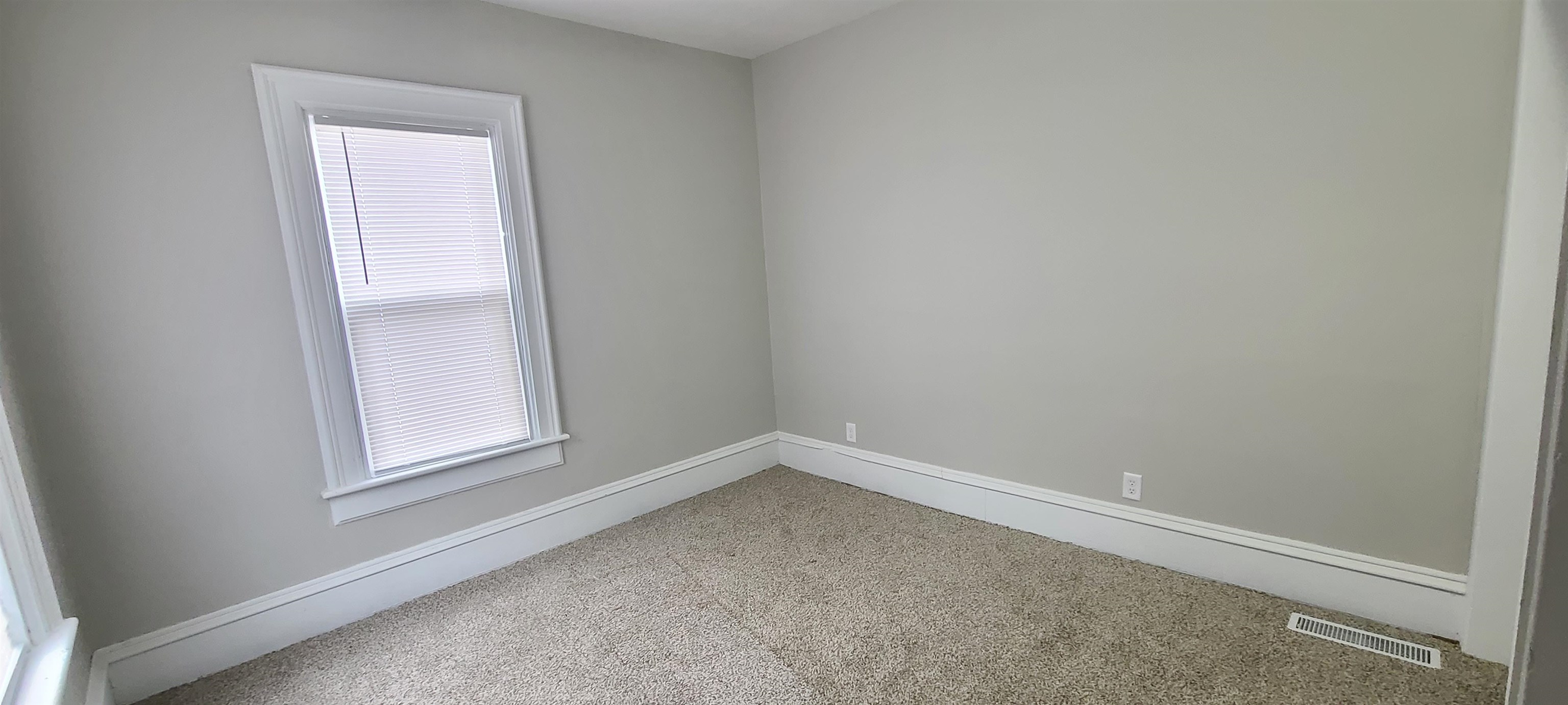 894 Bend Road Dixon, IL 61021 - Photo 11 of 23 an empty room with a window