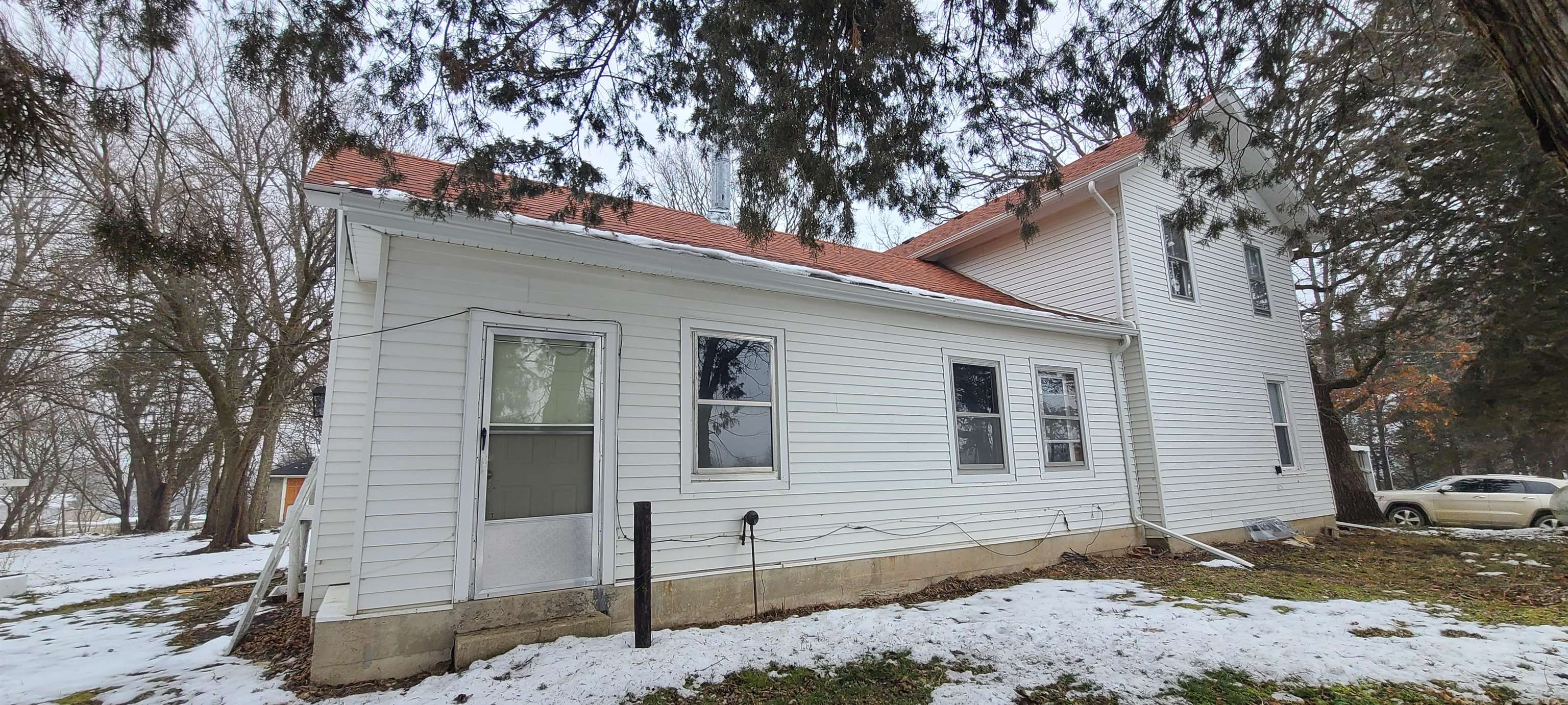 894 Bend Road Dixon, IL 61021 - Photo 4 of 23 a view of a house with a yard