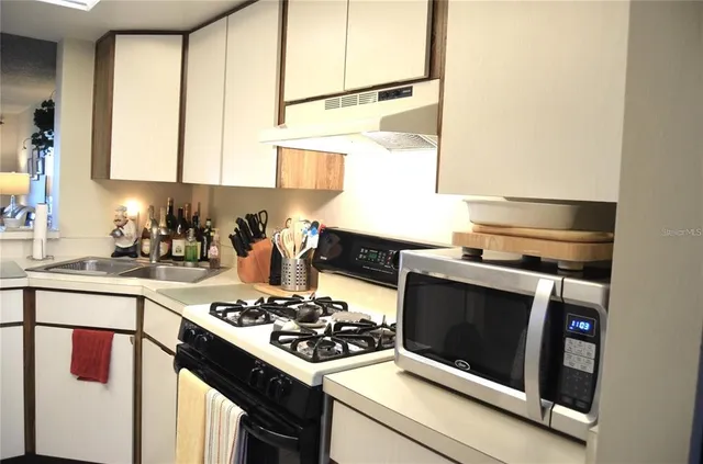 $230,000 | 5400 Park Street North, Unit 8, St. Petersburg, FL 33709