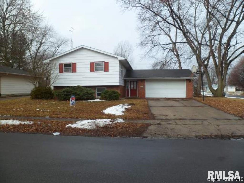 201 Dickinson Road Springfield, IL 62704 - Photo 1 of 12